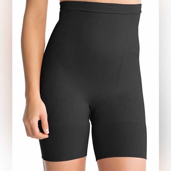 SPANX Other - NWOT Spanx slim cognito compression shorts.
